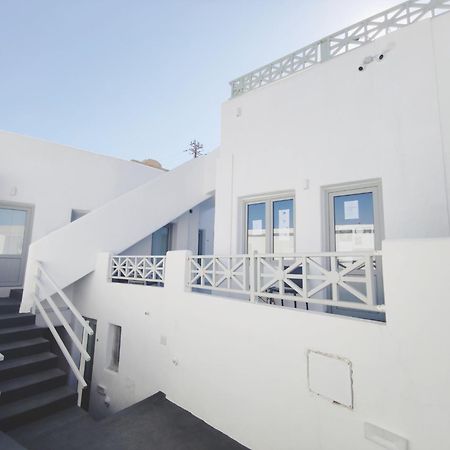 Low Cost Fira Center Rooms Exterior photo