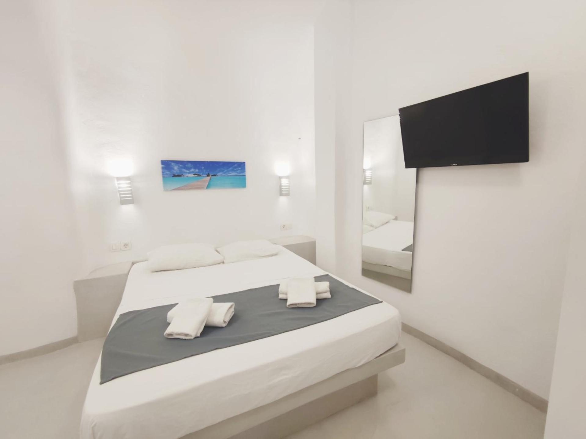 Low Cost Fira Center Rooms Exterior photo