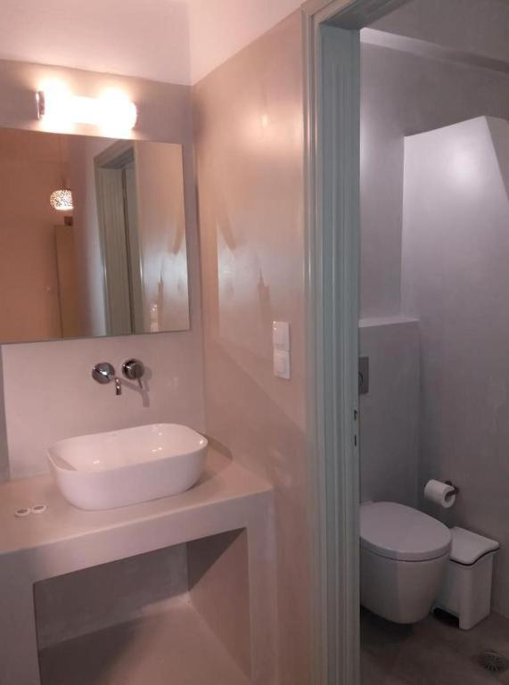 Low Cost Fira Center Rooms Exterior photo